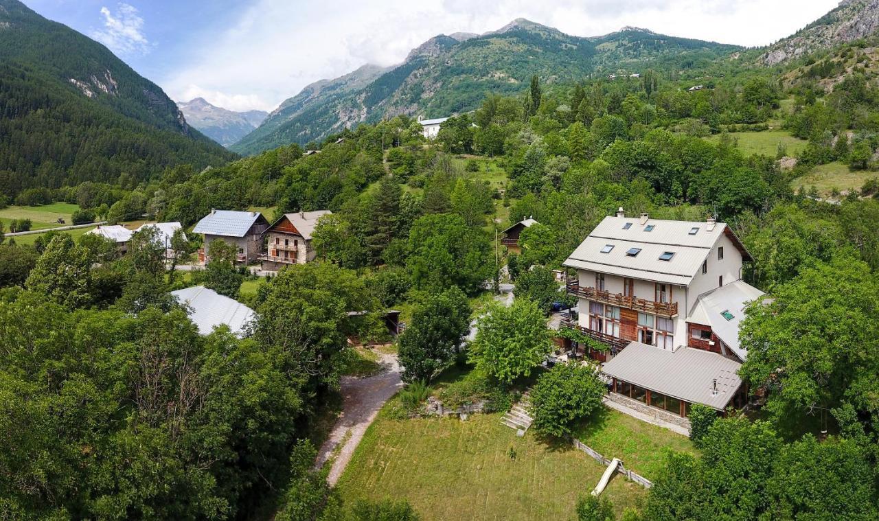Hotel Restaurant Gites Les 5 Saisons Freissinieres ภายนอก รูปภาพ
