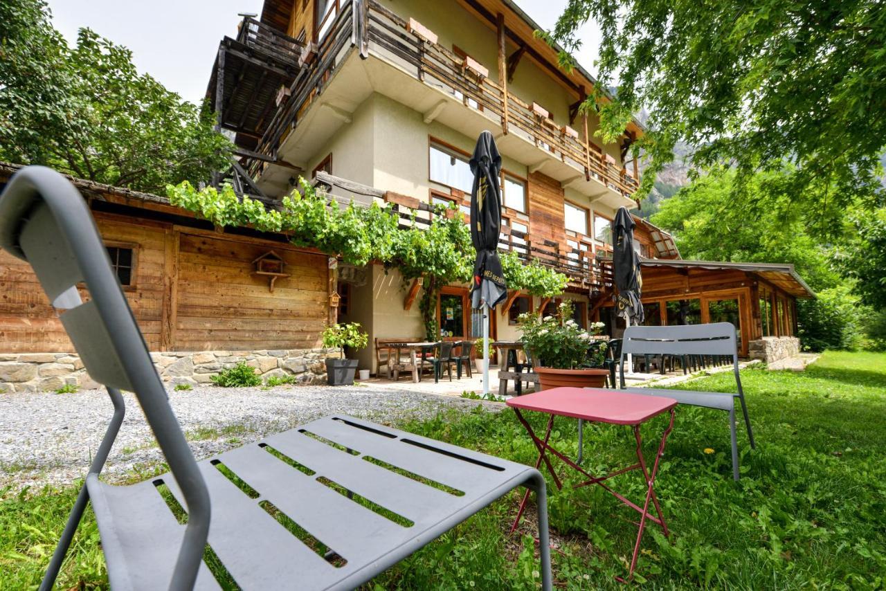 Hotel Restaurant Gites Les 5 Saisons Freissinieres ภายนอก รูปภาพ