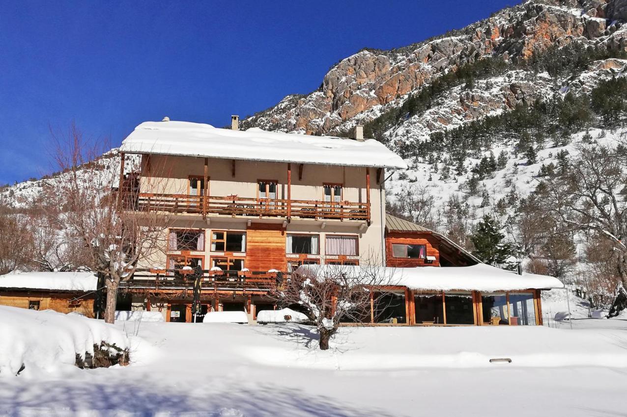 Hotel Restaurant Gites Les 5 Saisons Freissinieres ภายนอก รูปภาพ