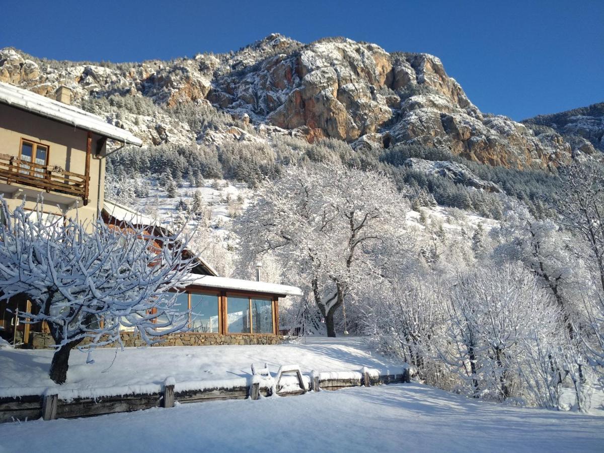 Hotel Restaurant Gites Les 5 Saisons Freissinieres ภายนอก รูปภาพ