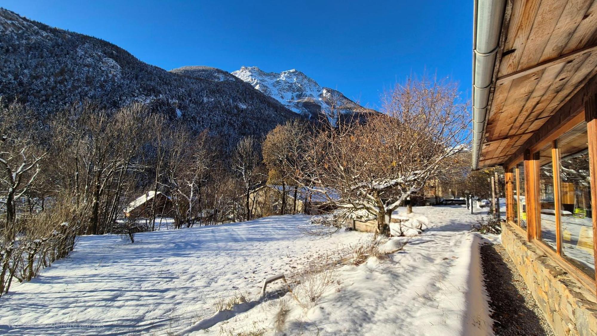 Hotel Restaurant Gites Les 5 Saisons Freissinieres ภายนอก รูปภาพ
