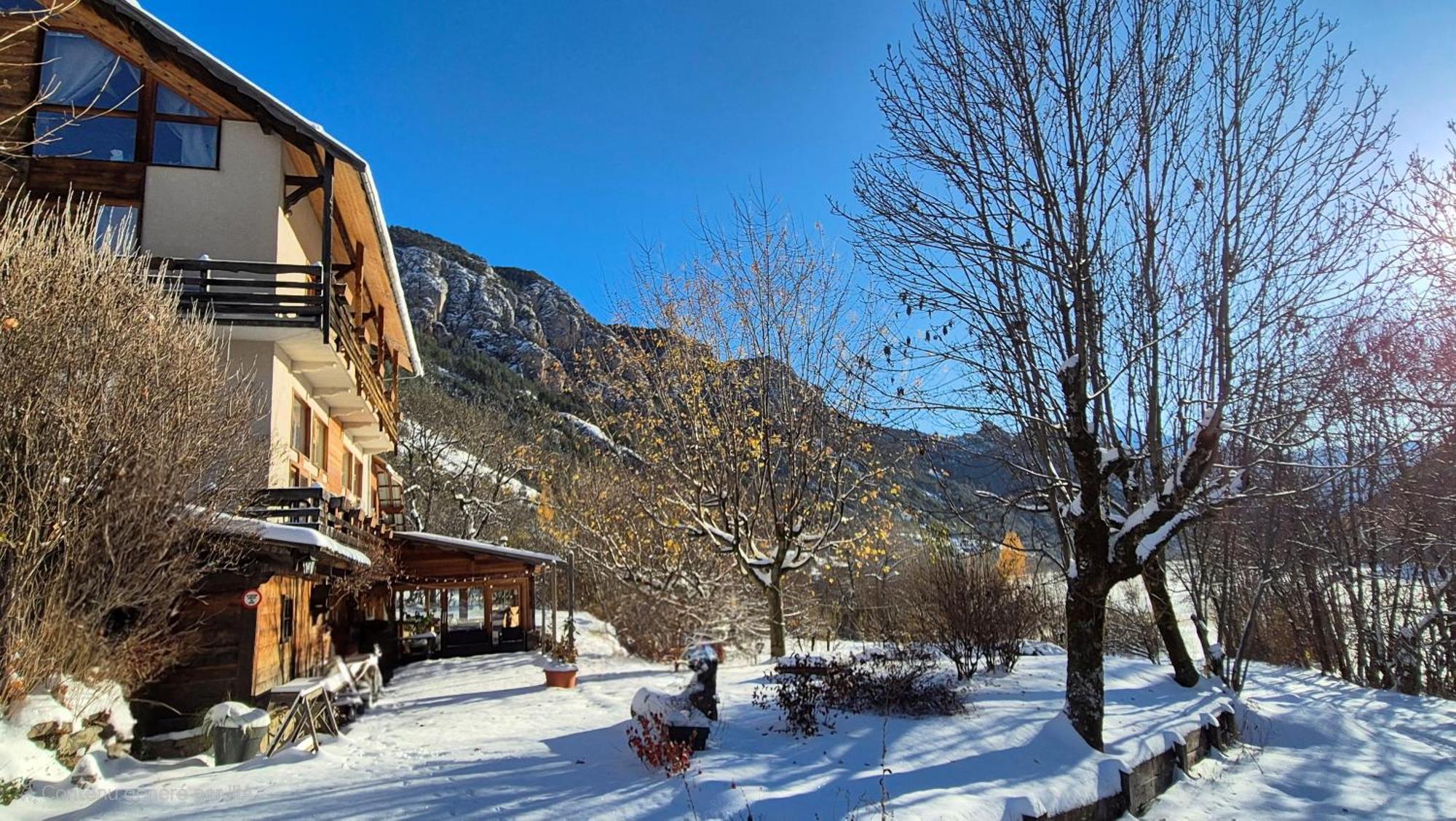 Hotel Restaurant Gites Les 5 Saisons Freissinieres ภายนอก รูปภาพ