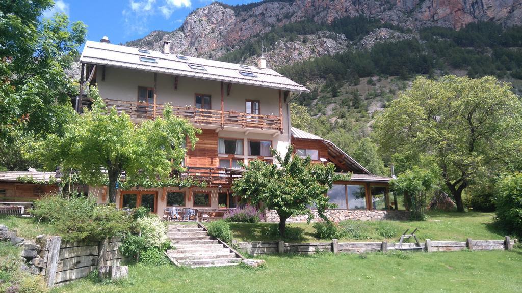 Hotel Restaurant Gites Les 5 Saisons Freissinieres ภายนอก รูปภาพ