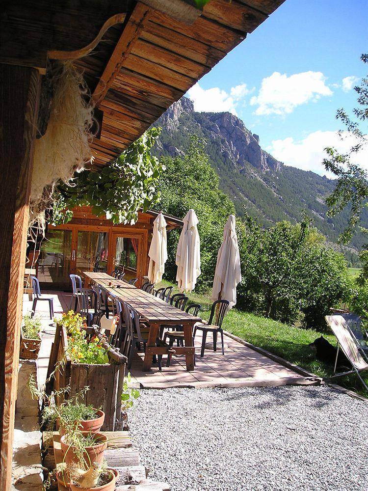 Hotel Restaurant Gites Les 5 Saisons Freissinieres ภายนอก รูปภาพ