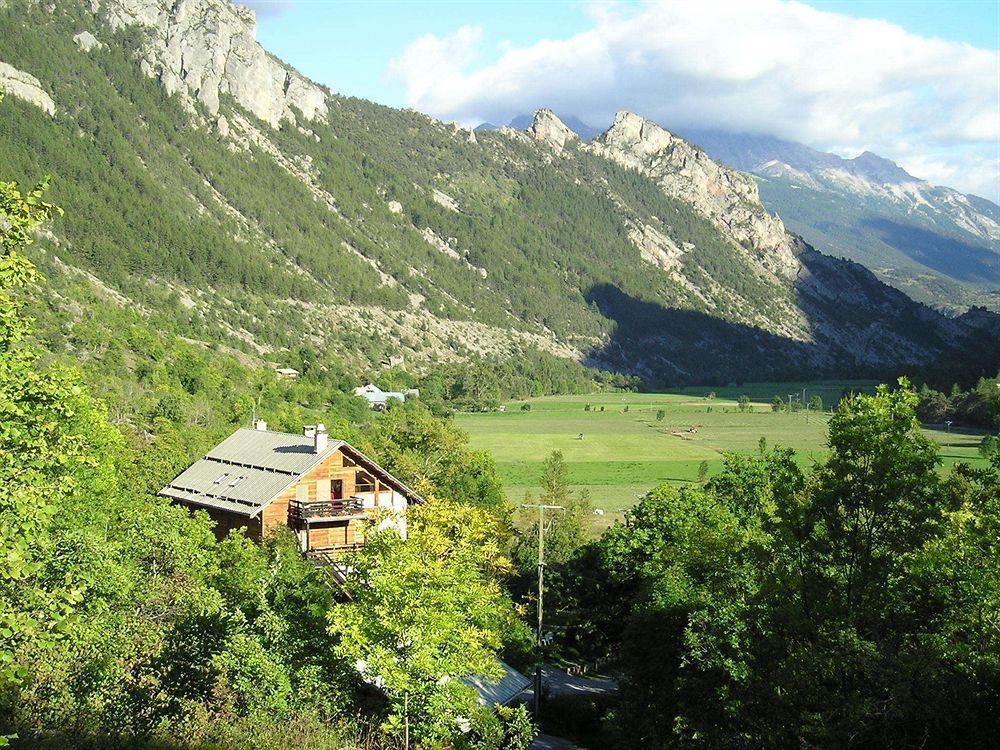 Hotel Restaurant Gites Les 5 Saisons Freissinieres ภายนอก รูปภาพ